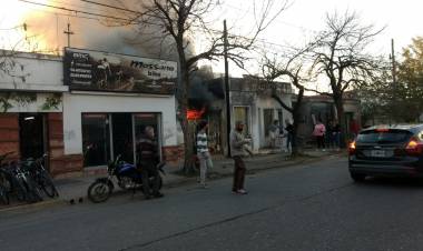 Bomberos controlaron incendio