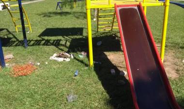 Vecinos denuncian destrozos