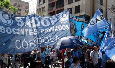 Docentes privados también convocaron a un paro para este viernes 10