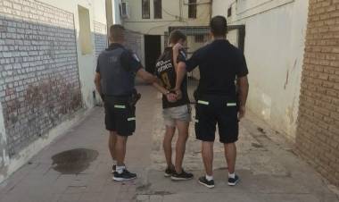 APREHENSIÓN DE MASCULINO POR RESISTENCIA A LA AUTORIDAD