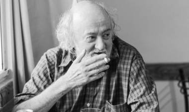 Falleció Enrique Symns, periodista contracultural de los 80 y los 90