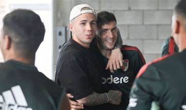 Enzo Fernández visitó al plantel de River sobre el final de la práctica