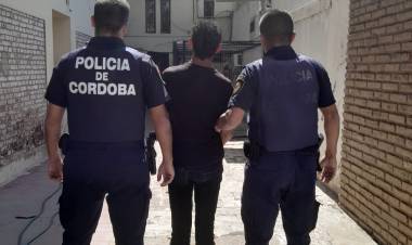 DETENCIÓN DE MASCULINO CON PEDIDO DE CAPTURA POR EXTORSIÓN CALIFICADA Y NARCOTRAFICO