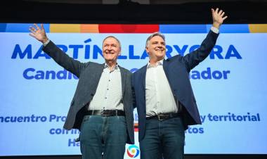 Llaryora a los intendentes: “Una vez más, nuestro triunfo vendrá del interior”