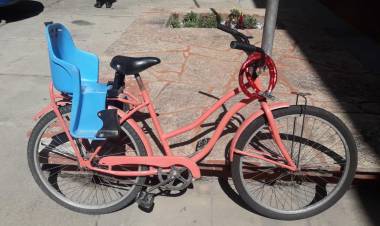  APREHENSIÓN DE MASCULINO EN FLAGRANCIA, RESISTENCIA Y RECUPERO DE ELEMENTO SUSTRAÍDO