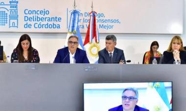 Martín Llaryora presentó el informe del plan de metas 2020-2023