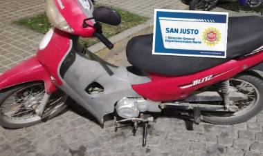 MOTOCICLETA CON PEDIDO DE SECUESTRO