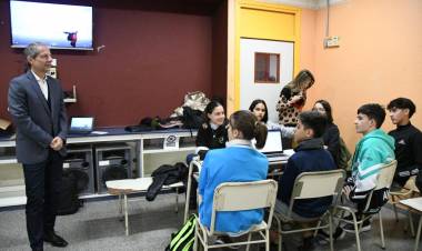 Bernarte se reunió con jóvenes del Foro de Estudiantes Secundarios