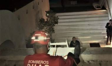 Un hombre cayó de un octavo piso y fue internado en el Hospital de Urgencias
