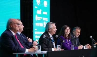 El Presidente le pidió a la ciudadanía que "no se equivoque" con su voto