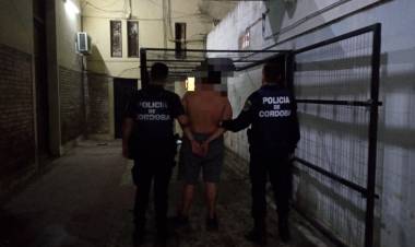  APREHENSIÓN DE MASCULINO POR VIOLENCIA FAMILIAR Y HECHO DE DAÑO CON RESGUARDO DE ELEMENTO 