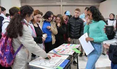 Centenar de jóvenes recorrieron la 6º Expo Polo Educativo⁣