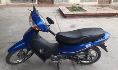 MOTOCICLETA CON PEDIDO DE SECUESTRO 