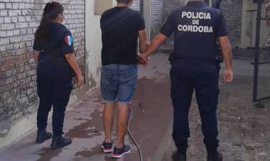  APREHENSIÓN DE MASCULINO POR TRIPLE  PEDIDO DE CAPTURA