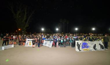 La cancha de hockey municipal ya cuenta con iluminación