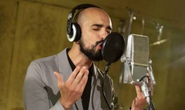 Abel Pintos editará "Alta en el cielo", con versiones de himnos patrios