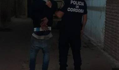  APREHENSIÓN DE MASCULINO POR VIOLENCIA FAMILIAR Y RESISTENCIA A LA AUTORIDAD 