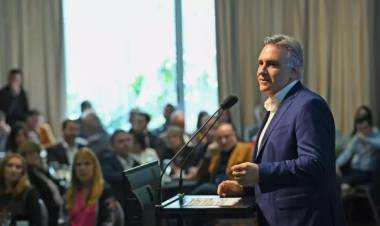 Llaryora pide discutir "agenda federal" para "mayor igualdad" en subsidios