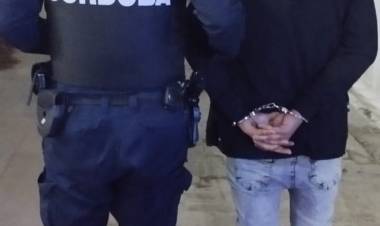  AUTOMÓVIL CON PEDIDO DE SECUESTRO