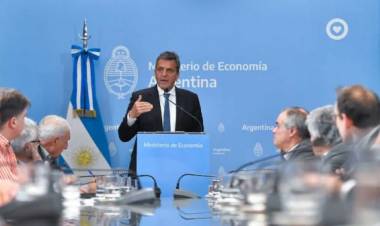 Massa viajará a Washington para negociar ampliar desembolsos del FMI