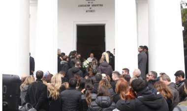 Familiares y amigos le dieron el último adiós a Silvina Luna