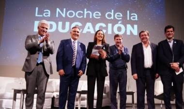 Martín Llaryora disertó en “La noche de la educación” realizado en el MALBA