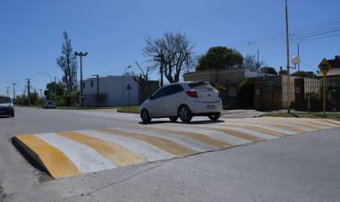 Finalizaron los trabajos de instalación de reductores de velocidad sobre camino interprovincial