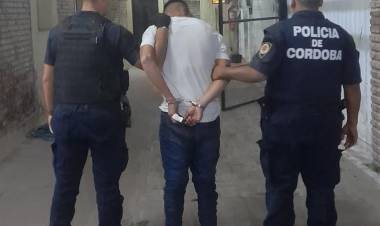  DESOBEDIENCIA A UNA ORDEN JUDICIAL- APREHENSIÓN DE MASCULINO 