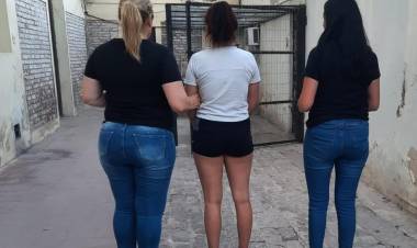  APREHENSIÓN FEMENINA CAUSA DE ESTAFAS REITERADAS 