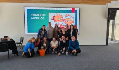 Personal se capacita en RCP y en uso de extintores