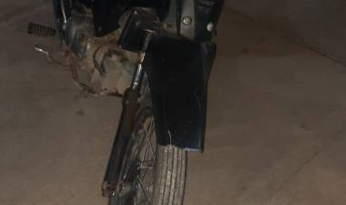 MOTOCICLETA CON PEDIDO DE SECUESTRO