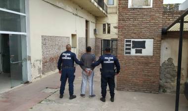  APREHENSIÓN DE MASCULINO POR HURTO, AMENAZAS CALIFICADAS Y RESGUARDO DE ELEMENTOS