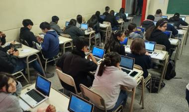 Más de 16.000 mil estudiantes de 3° y 6° año realizaron la prueba provincial PRISMA