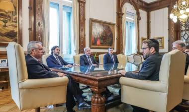 Fernández renovó ante familiares de argentinos secuestrados por Hamas "prioridad de que vuelvan"