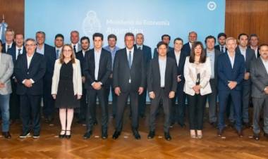 Massa garantizó a gobernadores plata para pagar sueldos y aguinaldos de diciembre