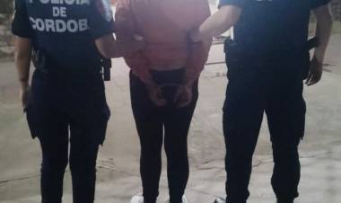 APREHENSIÓN DE FEMENINA POR AMENAZAS