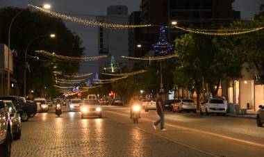 San Francisco ya luce ornamentación navideña