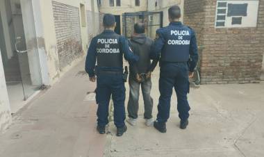  ROBO - APREHENSIÓN DE MASCULINOS Y RECUPERO DE ELEMENTOS 