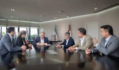 Llaryora promulgó la nueva ley de seguridad provincial: estos son los principales aspectos