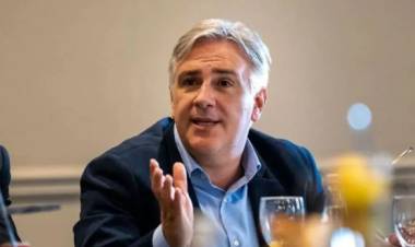 La respuesta de Llaryora sobre el posible uso de cuasimonedas en Córdoba