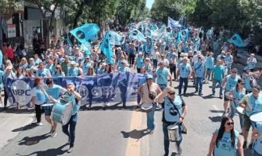 La Uepc concentra este jueves frente a la Legislatura en el marco de la discusión salarial