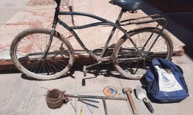 APREHENSIÓN DE MASCULINO POR ENCUBRIMIENTO Y RECUPERO DE ELEMENTOS