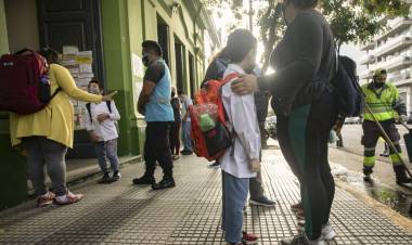 Nueva oferta salarial de la Provincia a los docentes: ¿arrancan las clases en Córdoba?