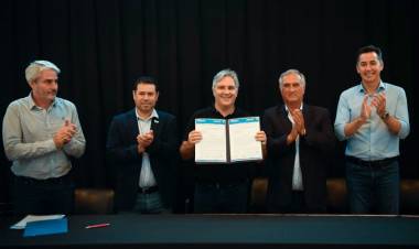 La Provincia ejecutará el acueducto Santa Elena- San Francisco del Chañar