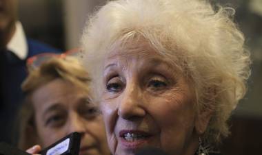 Estela de Carlotto denunció que tiene el teléfono intervenido: "Alguien no quiere que hablemos"