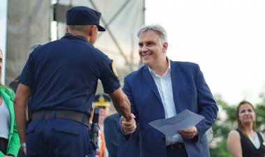 Fuerte apoyo de Llaryora a la Policía de Córdoba en la lucha contra la delincuencia