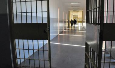 Detienen a un empleado del Servicio Penitenciario que intentaba ingresar sustancias psicoactivas a la cárcel de Cruz del Eje