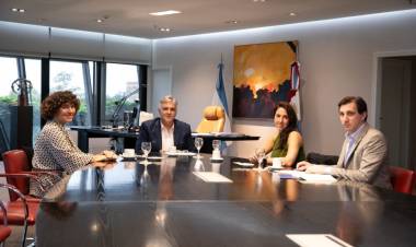 Llaryora se reunió con autoridades del CIPPEC