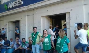 Realizarán un abrazo solidario a la sede de Anses Córdoba en contra de los despidos