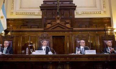 La Corte Suprema rechazó tratar dos acciones contra el DNU de Milei